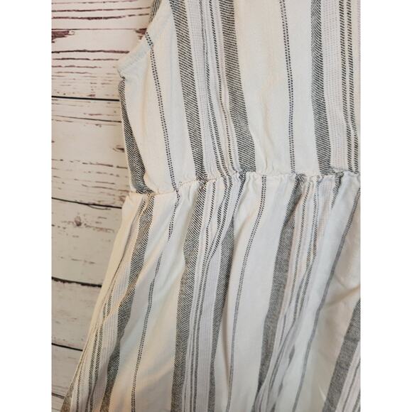 Torrid Top Peplum Women's Size 3X Gray White Striped Tie Neck Tassel Sleeveless - Picture 7 of 10